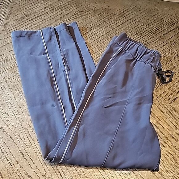 Lululemon on the right track gray jogger pants size L - Picture 11 of 11